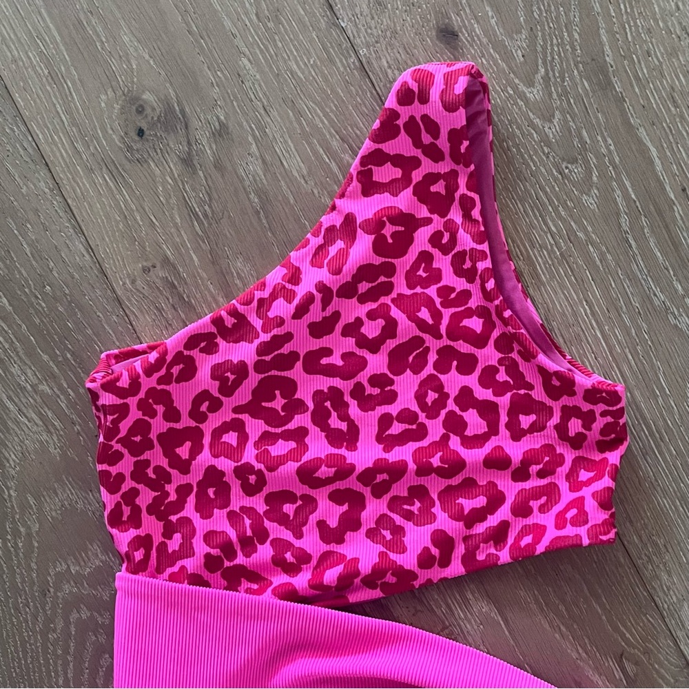 Beach Riot Rae One Love Leopard One Piece - Picture 4 of 9